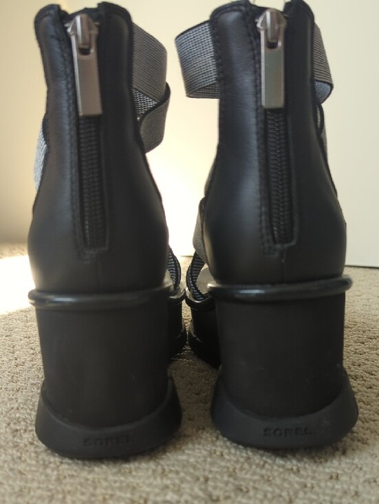 Sorel Black Platforms with Light Gray Wrap Straps